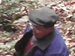 A számítógépes játékok híve, Vadim őrült, amikor meglátja apja lánya szex a húgát, Zina táncpornót az asztalon. A barna hajú lányt egyértelműen befolyásolta számos olyan gyógyszer, amely lelkes fiatal volt a dobozban azon az éjszakán a partin. A fejhallgató fiataljai jól bekapcsolják az elektronikus tánczenét a lakásba, és megcsodálják a rokonra utaló mozgást. A barna hajú lány kezdett düh kezd levetkőzni, varázslatos lendületes ki a szeme előtt egy fiatalember elfoglalt erekció, mint egy dinoszaurusz, szam