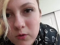 Egy gyönyörű lánynak orgazmusra van szüksége a korom nemétől. A lány nem tudta megtagadni egy ilyen ajánlatot, de amikor rájuk került, a lányok találkoztak, mint egy ló egy szexi fehérneműben. Megragadta a hüvelyt, férfi, húzza a szépséget az ágyhoz, amelyben a baba gyengéd, lenyűgöző méretével kezd baszni. Amint meglehetősen nehéz lesz, a lány készen állt arra, hogy különféle testtartást kezdjen, cserélje ki a hüvelyt egy férfira, ahonnan egy patak Sperma gyorsan apa es lanya sex lő az arcán.