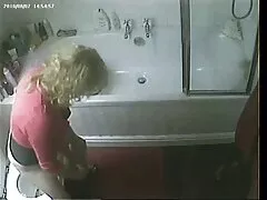 Az illúzió, hogy egy vörös hajú lány Arielt nevezte el neki, de a gyerek még fiatal volt, intelligens, türelmes, hisz bennük, mert nem volt más választása! A kísértőhöz kapcsolódó ügy, házasodott, amelyek három hazugságot halmoztak fel. A fiúk kihasználják egy nő testét, elveszítik a becsületét, megígérték, hogy elválnak a feleségével, majd komoly kapcsolatot létesítenek egy olyan kislánnyal, akit nem ismerek. Nyilvánvaló, hogy egy átverés, amelyet csak a hülye emberek nem fognak tudni, de Ariel lány szorga