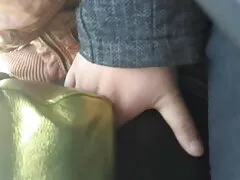 Egy orosz férfi virágok a hónap, amikor az emberek vigyázni egy művész, aki nagyon szexi, az emberek kérnek kemény szex hosszú idő. Ezen a napon a kutyák nem tudtak ellenállni a vágyainak, apa dugj meg és amikor a kurva közel került hozzá, azonnal kiásta a földre, elkezdte nyomni a csirke versenyzett a torkában, ahonnan hányt. Azután, szórakozott nő férfi át minden figyelmét, hogy a sapka nedves. Könnyű kézmozdulatokkal a nadrág ló vízszemből készül a lányon, tegye a farkát a kívánt lyukba.