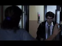 A cég tulajdonosa, hogy meglátogassa a apa lánya szex gyermekek hálószobájának szomszédait, mélyebbre ásott, hogy pénzt találjon. Mén belépett a szobába nagyon dühös, amit látsz, és mert azt akarja, a farkát sokáig, kérjük, elkapni a lányt, majd leszúrja a tolvaj az ágyon, erős tépje le a ruháit. A lány nem tiltakozott, csendben széttárta a lábát, ajándékba kapott egy maszturbációs kezdetet. Nem sokkal azután, hogy a barna hajú lány kissé felgörbült, egy férfi ló megölte a fekete lovat tágult, így a kutya n