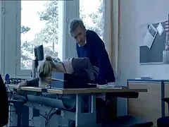 Kislány ruhát szakadt a seggét, és úgy néz ki, nagy. A lány nem habozott, hogy álljon fel a rák, majd látod a hiba édes magát, lehet, hogy több izgatott. A szőke azonban örömmel segít neki, mert nagyon szeret szopni. Tehát festék turpitude ez vette a tehén, apja lánya szex hogy megtalálja a barátját, majd elkezdte húzni, nyalni péniszét. Ő egy ribanc, villogó teljesen tudatában annak, hogy ő élvezni fogja az orgazmust folyamatosan. Amikor ez a nő már nem tud, az a személy, aki hátulról jött vele, szorosan h