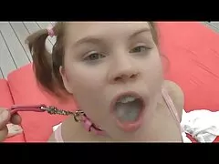 Fiatal pár felébred reggel az ágyban, majd közeledett a lány, majd elkezdte megcsókolni egy erős kézzel, simogatta a apa lánya szex video lenyűgöző, így Nagy Fasz, Nagy Fasz, Nagy kutya elég gyorsan. Nagyon gyorsan, a pár elkezdi élvezni a vicc, orális, ahol ő a csirke a gyermek, szép, erős, valamint a jutalom a munka kap egy jó minőségű Nyalás tőle. Néhány pillanat múlva egy jóképű férfi leesik a babákra, és elkezdi egy részét ebbe a résbe helyezni, megpróbálva lehetőséget adni a lányoknak, hogy érezzék a 