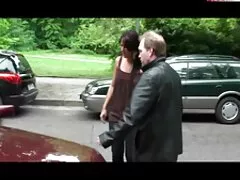 A férfiak sört isznak, focizni mennek, ebben az esetben pedig egy pompomlány érdekli őket, gyönyörű, az emberek arra a pontra akarják felhívni a figyelmet, hogy majdnem felemelte a mellkasát. Azt akarja, hogy-ő vonzódik, így a apa lánya szex filmek három, hogy hozta ezt a nőt, hogy jöjjön vele, és adjon neki néhány játék szórakoztató szórakozás. Szőke megy rá, így gyorsan levette a ruháit, majd szopás két kakas a szájába. Az emberek kedden, ezúttal úgy döntöttek, hogy elrendeznek egy kicsit - mindenhol tart
