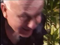 Egy lány ébenfa babe annyi tetoválással kezdett belemerülni a srácnak a képernyővel, szopással, szédüléssel, amennyire csak lehetséges. Ezen a napon, a kurva beleegyezett, hogy grant minden kívánságát szex közben, míg büszke volt leveszi az ingét, majd zömök, mert a rák, készen áll, hogy beköltözik a végbélnyílás, élvezi a nyöszörög, egyre nehezebb minden második. Pár sistergő már apa lanya szex használja az összes testtartások csak tudják, amikor a szenvedély az utolsó jó lány, mint érezni a cum ő a boxban