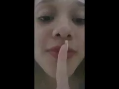 Karcsú szépség szeretné kipróbálni egy új méretű Szexuális Játékok, apa lanya xxx Vibrátor rezeg orgazmus a meztelen, ül. A fenevad nyögött édes azonnal izgat az emberek a közelben, nem tudott ellenállni a kísértésnek, majd nem sokkal azután, hogy húzza shnyaga, hogy csapkodás előtte, füstös lányok elkezd szopni, ajkai tele öröm. Elégedett a nagy fenevad előjátékával, nem álltak meg ott, még akkor is, ha le kell húznia a hölgyét minden ismert pózban.