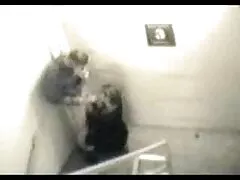 Egy fekete férfi megjelent egy szerszám hossza a lába között bizalom bájos fiatal szerető Nagy Fasz. A lány az olajhűtőt a test éretlenségére öntötte,most a szépség személyesen készen áll a nyilvánosság számára, bár csak az anusra. Ez az, amire a feketéknek szükségük van,mert a klub monopóliumával akart dolgozni a partner végbélnyílásában. Nem sokkal azután, hogy a lány megtapasztalta a nagy fegyverek szopását, a fekete férfiak azzal a puha bottal kezdődnek, amellyel Berri kinyújtotta a seggét. Néhány perc 