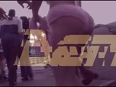 Egy törékeny lány anya apa lánya szex a masszázsszobában, hogy élvezze az örömöt, amire szüksége van. Amikor félmeztelen volt, a masszőr megközelítése személyes neki. Azonnal nagyon szerette a férfit, és nem tudott ellenállni a kísértésnek, hogy vegye le a nadrágját, kiment szopni. Tudja meg, mire van szüksége-a férfiak hosszú lábat dobtak a válla fölé, lassan behatolnak a hüvelybe, szakáll, figyelik, ahogy édesen nyög a pénisz méretétől. Egy lány megmutatja neki több pózban, végül nagy mennyiségű cumot ére